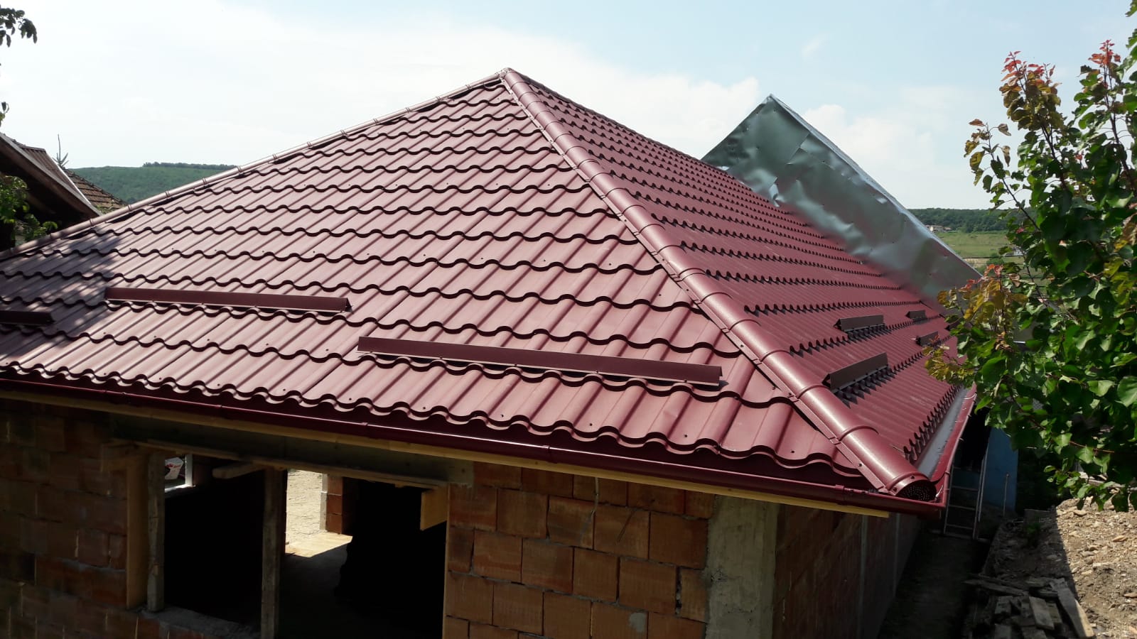 Montaj acoperiș țiglă metalică